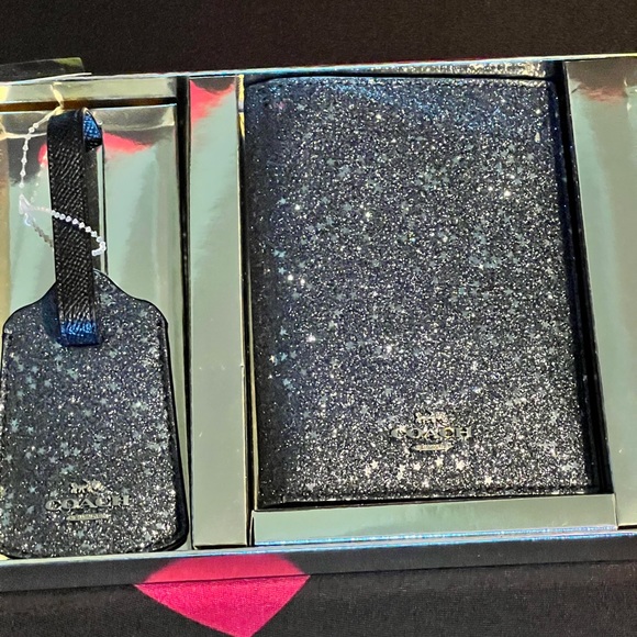 New Authentic Coach Passport Travel Set - Picture 3 of 4